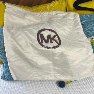 XL‎ Michael Kors Purse Dustbag Draw String Bag Cream & Brown Purse Protector